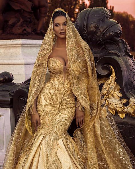 Golden Gown, Gold Wedding Dress, Gold Gown, Golden Dress, Golden Sunset, Mode Inspo, Dream Wedding Dresses, Beautiful Gowns, Formal Gowns