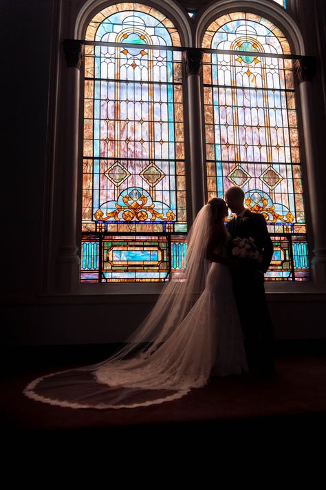 Romantic Chapel Wedding, Thorn Crown Chapel Wedding, Beautiful Cathedral Wedding, Beautiful Chapel Wedding, Stained Glass Window Wedding, Wedding In Chapel, Wedding Ideas Catholic, Stained Glass Chapel, Cathedral Wedding Photography