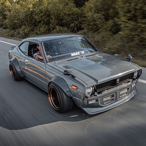 Old Japanese Cars — 1979 Toyota Corolla KE35! 🔑 @tirawat_01 📸... 240z Datsun, Corolla Toyota, Datsun Car, Custom Muscle Cars, Car Aesthetic, Car Driving, Mitsubishi Lancer Evolution, Honda S2000, Street Racing Cars