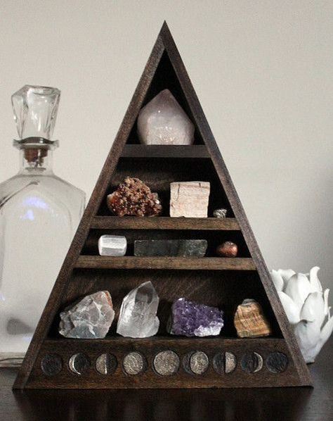 moonandtrees: OH MY GOSH its so beautiful Witchy Apartment, Casa Hobbit, Curio Shelf, Crystal Shelves, Meditation Room, Large Crystals, Wood Shelves, My New Room, Handmade Wood