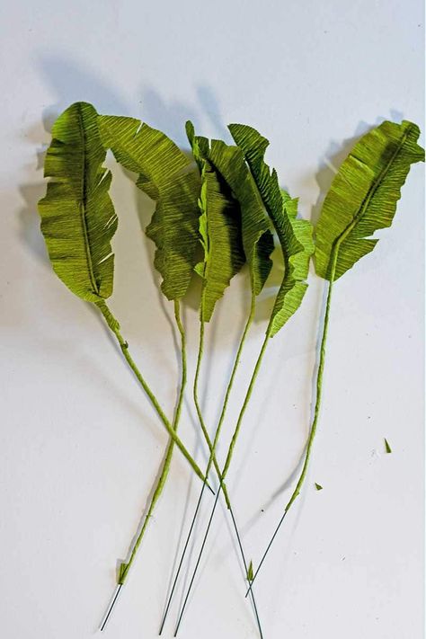 Tissue Paper Grass Diy, Giant Leaves Diy, Diy Tropical Flowers, Diy Tropical Leaves, Crepe Paper Succulents Diy, Diy Plants Paper, Paper Monstera Leaves, Leaves Crepe Paper, Crepe Paper Foliage