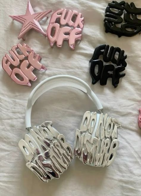 Apple Headphones Case, Katiana Kay, Headphone Decoration, Airpod Max, Bling Ideas, Apple Headphone, Cute Headphones, Bling Phone Cases, Pink Lifestyle