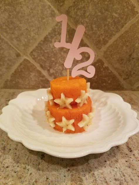 Half Birthday Cake Recipe, Smash Cake For 6 Month Old, Baby Half Birthday Cake, Half One Birthday, Half Birthday Food Ideas, 6 Month Smash Cake, Healthy Half Birthday Cake, 6 Month Old Cake Half Birthday, Half Birthday Cake Ideas