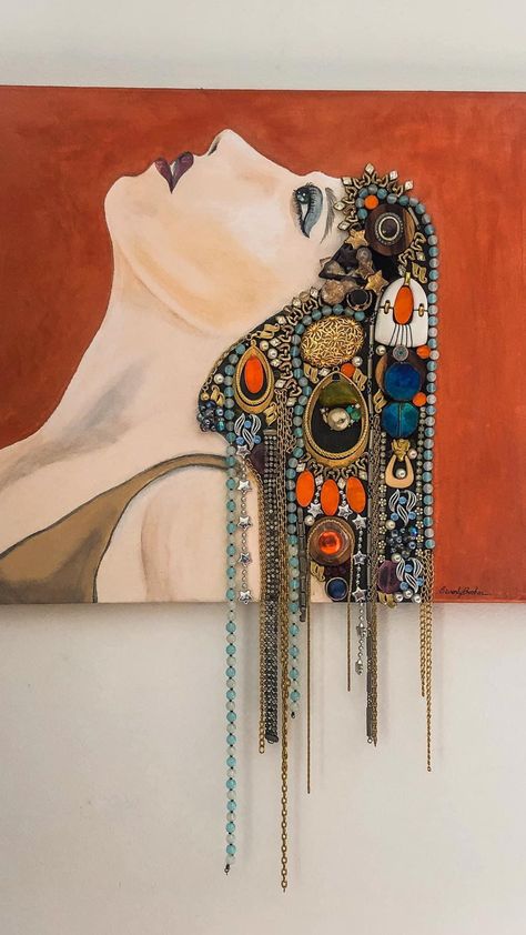 Art Klimt, Old Jewelry Crafts, Cabinets Diy, Drone Images, Culture Magazine, Vintage Jewelry Crafts, Soyut Sanat Tabloları, Vintage Jewelry Art, Small Canvas Art