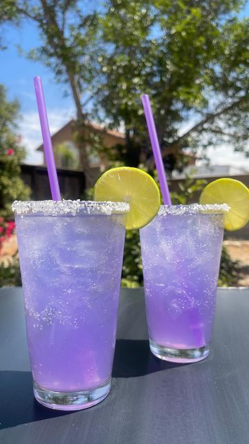 Drinks Made With Tequila, Paloma Drink, Lavender Wedding Cake, Purple Drinks, Sweet Sixteen Birthday Party Ideas, Grapefruit Soda, Birthday Drinks, Tipsy Bartender, Lime Salt