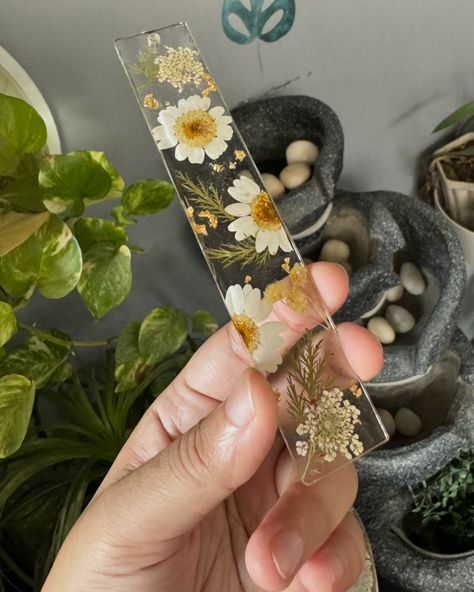 One of our bestsellers 🌿🌸✨ Floral bloom bookmark! #floralbookmark #realflowerbookmark #flowerbookmark #uniquebookmark #bookmarklove #bookwormsofig #resinbookmark Unique Bookmark, Flower Bookmark, Book Worms, Best Sellers, Floral, On Instagram, Quick Saves