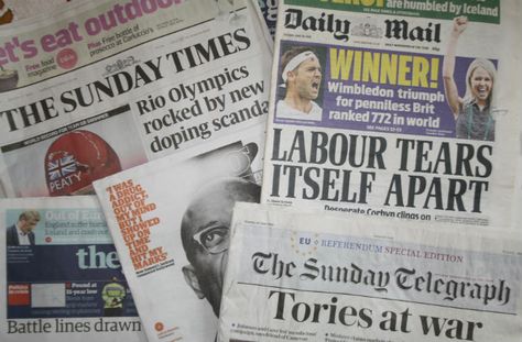 A study of tabloid and ‘quality’ British newspapers has shown that the language and values of each are increasingly resembling one another. English Newspaper Articles, London Newspaper, Uk Newspapers, Iconic Newspaper Headlines, Daily News Newspaper, Tabloid Newspapers, Modern Times, Newspaper, Old School