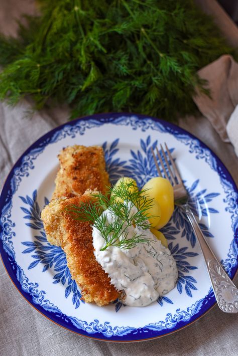 Panerad fisk med skolans fisksås | Food by Zeinab | Allt om Mat Winner Winner Chicken Dinner, Chicken Dinner, Fish Recipes, Summer Recipes, Nom Nom, Good Food, Food And Drink, Cooking Recipes, Fish