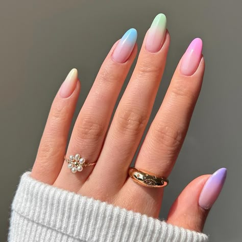 Multicolored Ombre Nails, Colorful Ombré Nails, Ombre Nails Colorful, Nails Verlauf, Nails Summer Ombre, Trendy Ombre Nails, Ombre Nails Ideas, Ombre French Nails, Ombre Nail Art