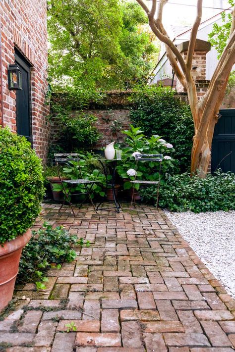 Bluestone Walkway, Brick Courtyard, Charleston Gardens, Brick Garden, European Garden, Meteor Garden 2018, Walled Garden, Brick Pavers, Have Inspiration