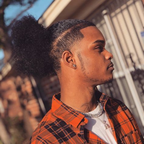 Ponytail For Men, Black Mens Haircuts, Ponytail Men, Fierce Hairstyles, Curly Hair Taper, Mid Taper, Anime Hair Styles, Big Ponytail, Ponytail Haircut