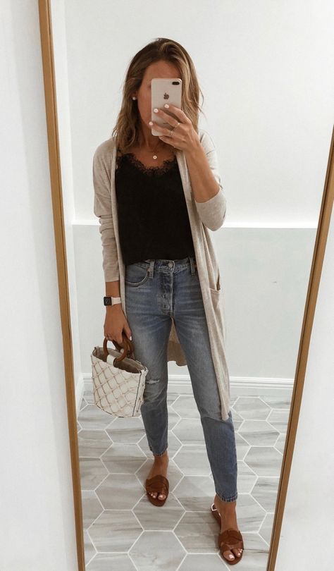 Sunday Brunch Outfit Spring, Sunday Brunch Outfit, Brunch Outfit Spring, Work Outfit Office, Mode Tips, Look Jean, Winter Mode, Outfit Jeans, Cardigan Outfits