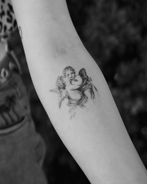 Intricate Fine Line Tattoo, Fine Line Tattoo Artist, Wild Heart Tattoo, Montreal Tattoo, Needle Tattoo, Hyper Realistic Tattoo, Tattoo Mini, Single Needle Tattoo, Mini Tattoo