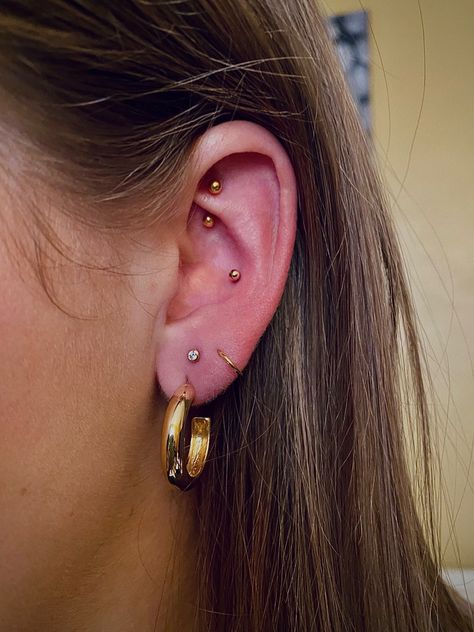 Stacked Lobe Piercing, Stacked Lobe, 3 Lobe Piercings, 3 Ear Piercings, New Ear Piercing, Ear Peircings, Ear Lobe Piercings, Piercing Inspo, Pretty Ear Piercings