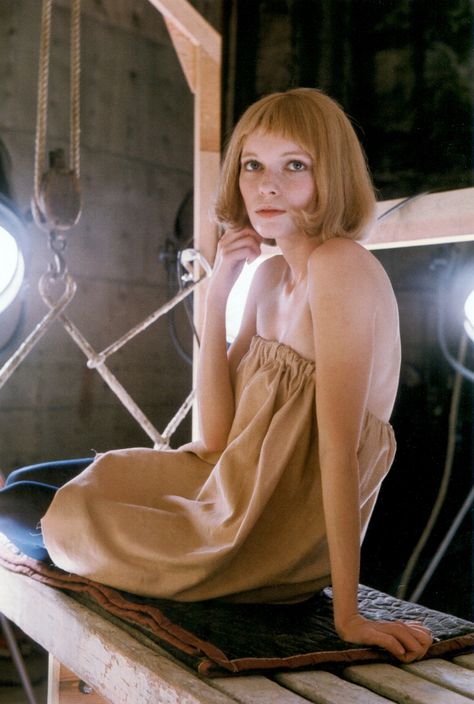 Mia Farrow photographed by Bob Willoughby on the set of Rosemary’s Baby (1968) Rosemary's Baby, Mia Farrow, Lights Camera Action, Vintage Hollywood, Motion Picture, Dressed Down, Beautiful World, Rosemary, Pin Up