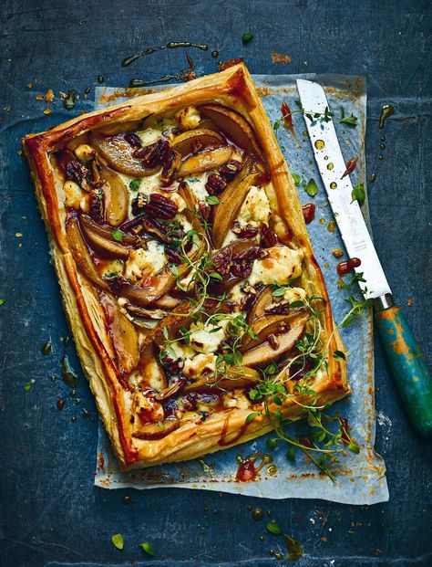 Ainsley Harriott’s Honey and Thyme Caramelised Pear, Pecan and Cheese Tart Cheese Tart Recipe, Pear And Blue Cheese, Blue Cheese Tart, Mushroom Tart, Cheese Tart, Cheese Tarts, Savory Tart, Tart Recipe, Food Club