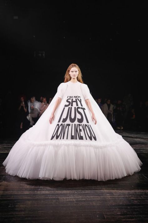 Viktor and Rolf demonstrate the "expressive power of clothing" in couture Spring Summer 2019 collection Viktor And Rolf, Victor And Rolf, Ellen Von Unwerth, Fashion Journals, Tilda Swinton, Couture Mode, Fashion Statements, Viktor & Rolf, Our Generation