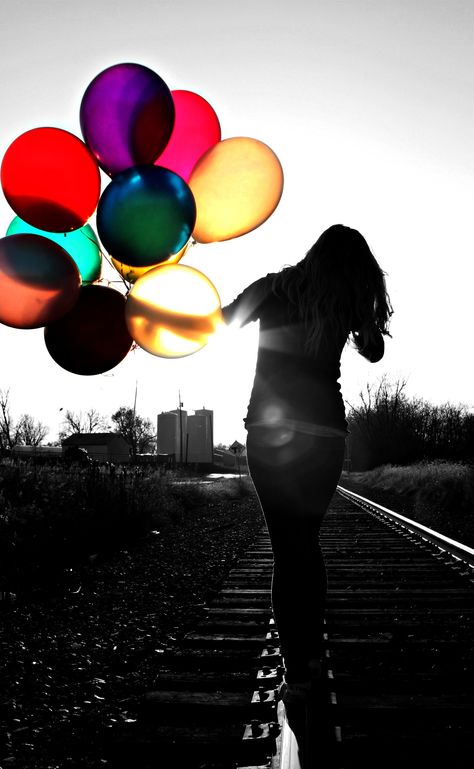 My same balloon picture with a little twist. :) Senior Picture Props, Balloons Photography, Artsy Photography, Balloon Pictures, Artsy Pictures, Birthday Pictures, Train Tracks, Photography Pictures, Birthday Photoshoot