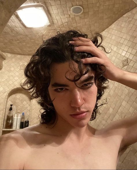 Conan Gray Eyeliner, Masc Makeup, Gray Eyeliner, Conan Grey, Conan Gray Aesthetic, Music Taste, Gender Envy, Gray Aesthetic, Sirius Black