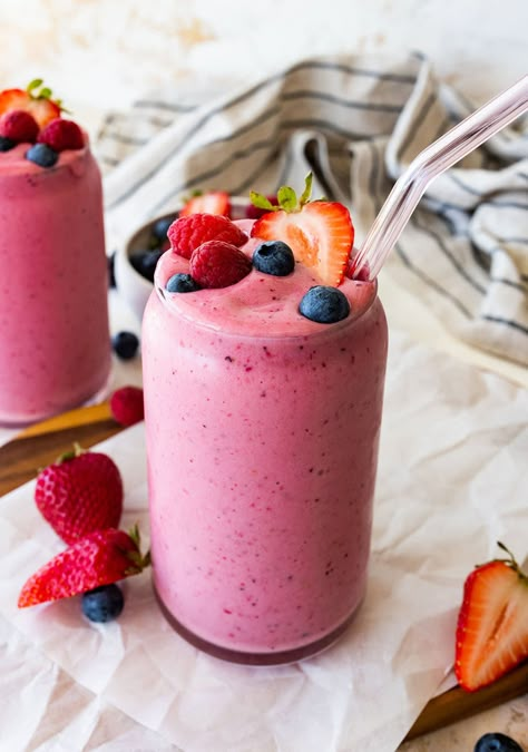 Kefir Smoothie Frozen Berry Smoothie, Probiotic Smoothie, Kefir Drink, Kefir Smoothie, The Smoothie Diet 21 Day, Smoothie Diet 21 Day, Pink Smoothie, Healthy Probiotics, Milk Smoothie