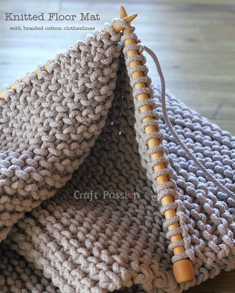 Floor Mat - Free Knitting Pattern & Tutorial | Craft Passion Knit Rug, Fabric Bowls, How To Purl Knit, Yarn Projects, Fabric Strips, Crochet Rug, Knitting Techniques, Knit Or Crochet, How To Crochet