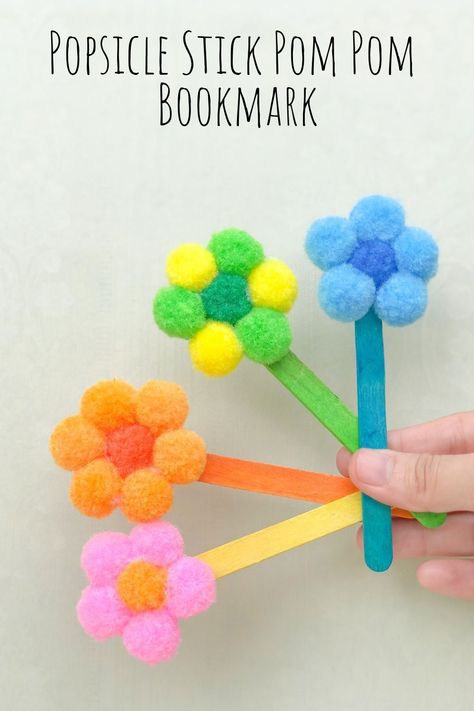 This easy popsicle stick pom pom bookmark is a great (and cheap!) way to give your kids a fun craft to make this summer! Pom Pom Bookmark, Babysitting Crafts, Craft To Make, Summer Camp Crafts, Toddler Arts And Crafts, Easy Arts And Crafts, Popsicle Stick Crafts, Daycare Crafts, Popsicle Stick