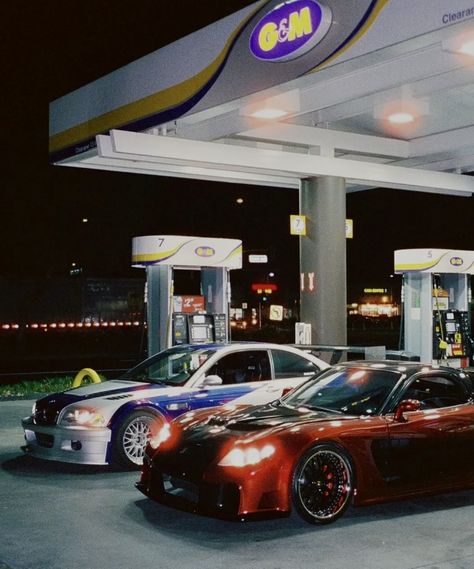 Cars At Gas Station, Car At Gas Station, Jdm Girls, Men's Outfits By Pattern, Best Jdm Cars, Street Racing Cars, Beat It, Street Racing, Tuner Cars