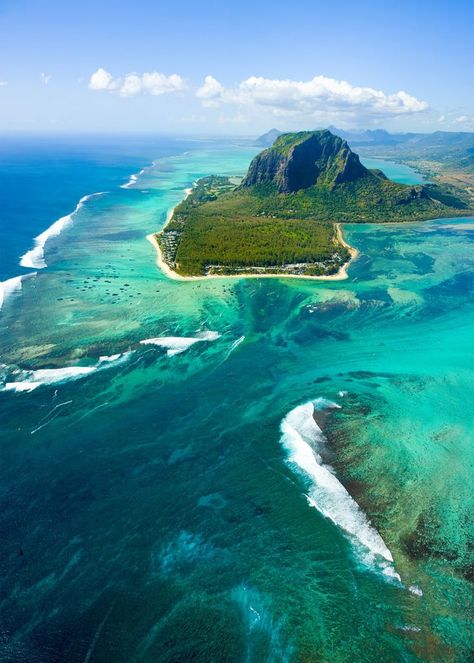 Best beach destination in #November Cheap Caribbean Vacations, Mauritius Island, African Travel, Caribbean Vacations, Winter Vacation, Best Places To Travel, Mauritius, Summer Travel, The Caribbean