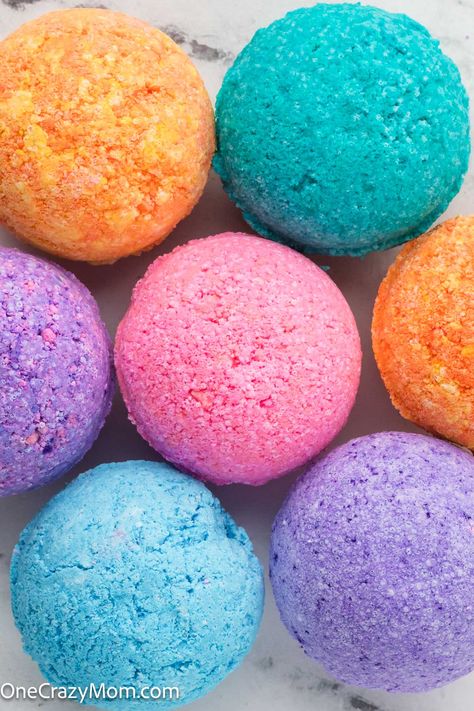 DIY Bath Bombs - One Crazy Mom Diy Bath Bombshell, Coraline Christmas, Bath Bomb Recipe Easy, Christmas Moodboard, Bath Bomb Recipe, Bath Boms, Kids Homemade, Christmas 2025, Bombe Recipe