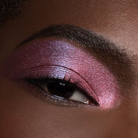 An easy two-step, vibrant glam eye using the Rosy Glam quad: 1. Swipe shade RG3 all over the lid with the E 4 Brush. 2. Press shade RG2 onto the outer corner of your lid with your fingertip. Barbie Pink Makeup, Barbie Shoot, Christmas Beetle, Makeup By Mario, Makeup Things, Instagram Ad Campaigns, Ads Manager, Pro Art, Makeup Hacks Beauty Secrets