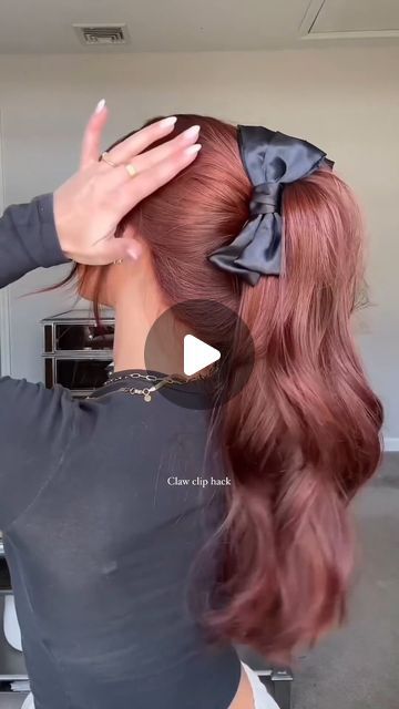 BEAUTY BAY on Instagram: "Claw clips all day errry day 💁‍♀️

Have you tried this hack before?

🎥: @chloebelmar

#ClawClipHack #ClawClipStyle #Hairstyle #BEAUTYBAY" Hairstyle With Bow Clip, Claw Clip Hairstyle Tutorial, Bow Claw Clip, Claw Clip Hairstyle, Clip Hairstyle, Clip Hairstyles, Hairstyle Tutorial, Beauty Bay, Hair Videos Tutorials