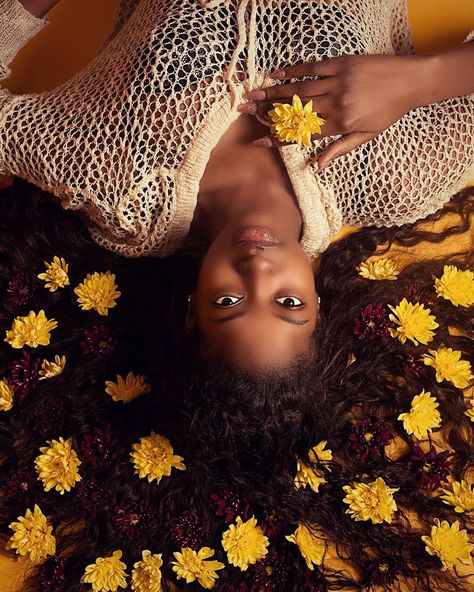 🌼blossom Insta Bio, Shotting Photo, Photographie Portrait Inspiration, Photoshoot Themes, Sisterlocks, Yellow Aesthetic, 인물 사진, Black Is Beautiful, Photography Inspiration