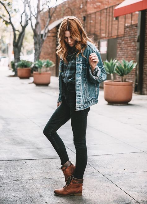 Denim jacket + plaid button down + high-waisted jeans + brown boots Brown Lace Up Boots Outfit, Tan Combat Boots Outfit, Lace Boots Outfit, Brown Combat Boots Outfit, Lace Up Boot Outfit, Brown Boots Outfit, Combat Boot Outfits, Combat Boot Outfit, Brown Combat Boots