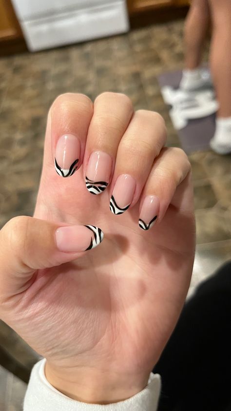 Basic White Nail Designs, White Designs Nails, Patterned French Tips, French Tip W Design, Gel Extensions Nails, Patterned French Tip Nails, White French Tip With Black Design, Drake Nail Ideas, Drake Concert Nail Ideas