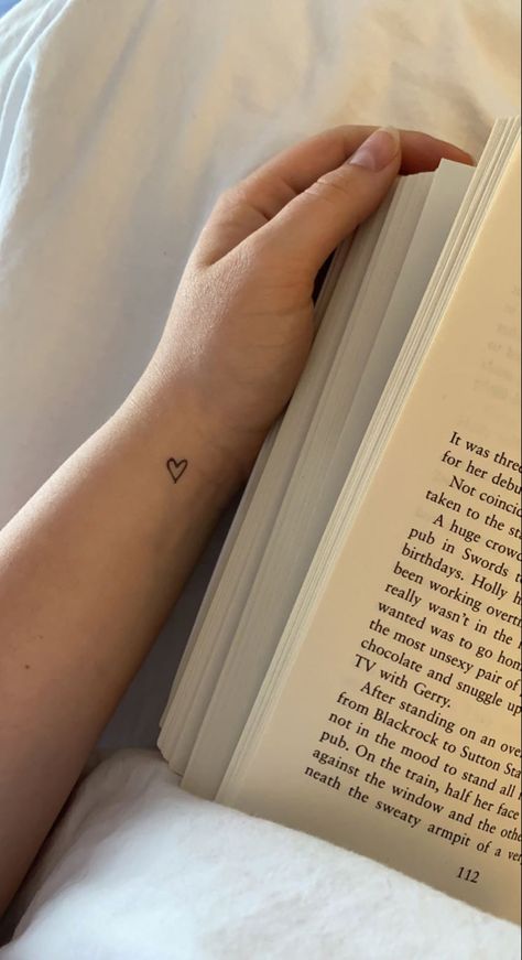 Cute Heart Tattoos On Wrist, 3 Heart Tattoo On Wrist, Small Dainty Heart Tattoo, Mini Heart Tattoo Wrist, Mini Heart On Finger Tattoo, Small Heart Hand Tattoos, Small Heart Tattoo Placement Ideas, Heart Tattoo On Wrist Ideas, Fine Line Heart Tattoo Wrist