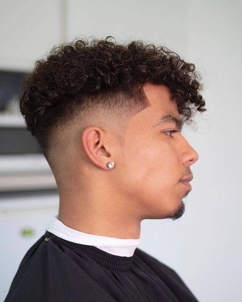 2022 Haircut, Hair Types Men, Taper Fade Short Hair, Fade Haircut Curly Hair, Mid Fade Haircut, Caesar Haircut, Taper Fade Curly Hair, Fade Haircut Styles, Haircuts Curly