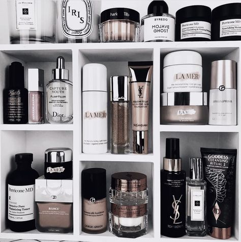 Shared by blondechanel. Find images and videos about beauty, makeup and cosmetics on We Heart It - the app to get lost in what you love. Alat Makeup, Skin Care Masks, Skin Structure, Beauty Storage, Skincare Organization, Bathroom Storage Organization, Skin Imperfection, Skin Care Mask, Skin Discoloration