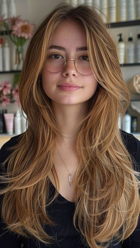 Long Hair Feathered Bangs, Long Layers Feathered, Edgy Long Layered Hair, Haïr Cut Long Layers With Bangs, Haircut Inspiration Long Layers, New Haircut Ideas For Long Hair, Elegant Haircuts For Long Hair, Layered For Long Hair, Long Hairstyles With Long Layers