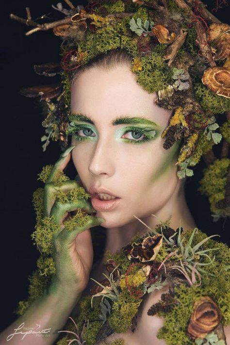 Mother Earth Photography, Mother Nature Inspired Outfits, Mother Nature Makeup Looks, Mother Earth Outfit, Nature Goddess Makeup, Nature Makeup Looks Green, Earth Goddess Makeup, Mother Nature Makeup Ideas, Forest Queen Costume