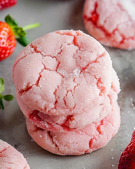 Delightful Strawberry Sugar Cookies Pink Velvet Cookies Recipe, Soft Strawberry Cookies, Fresh Strawberry Cookie Recipes, Easy Strawberry Cookies, Strawberry Butter Cookies, Fresh Strawberry Cookies, Dessert With Frozen Strawberries, What To Make With Strawberries, Strawberry Cookie Recipe