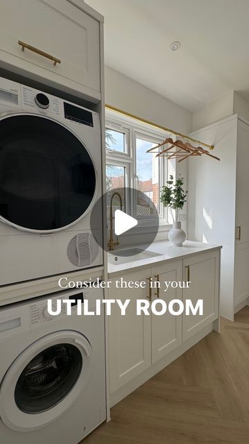 Boot Room Utility, Laundry Room Drying Rack, Utility Room Storage, Small Utility Room, Wall Mudroom, Utility Room Designs, White Laundry Rooms, Pantry Laundry Room, Pantry Room