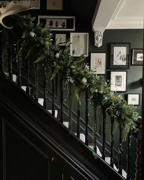 Stairs Renovation, Affordable Christmas Decorations, Fireplace Garland, Moody Decor, Salon Suites, Dark Home Decor, Dark Christmas, Goth Home, Dark Home