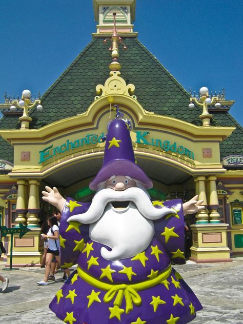 Enchanted Kingdom abbreviated as EK is a theme park in the Philippines. It is located in Santa Rosa City, Laguna, about 29 kilometers from Manila. Manila, Enchanted Kingdom Philippines, Aesthetic Grunge Black, Travel Philippines, Enchanted Kingdom, Cartoon Profile, Travel Brochure, Aesthetic Grunge, The Philippines