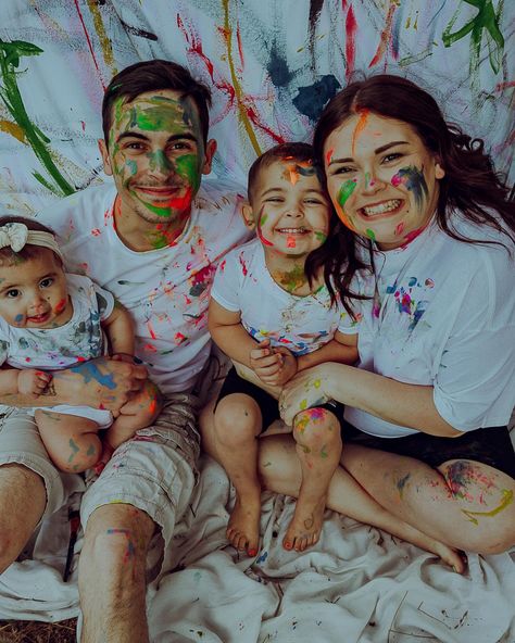 Two weeks ago I did my first day of creative mini sessions as a paint party - and I’m so in love 😍 I guess telling everyone to act like toddlers that are supposed to have paint really works 🤷🏼‍♀️ everyone that showed up brought the energy and it was an absolute blast! I can’t wait to do it again soon!! #photography #photographer #beginnerphotography #newphotography #beginnerphotographer #amateurphotographer #portrait #portraitphotography #spokanephotography #spokanephotographer Paint Mini Session, Family Paint Photoshoot, Photography Mini Session Ideas, Painting Photoshoot Ideas, Summer Mini Session Ideas, Painting Photoshoot, Paint Photoshoot, Mini Session Ideas, Painter Photography