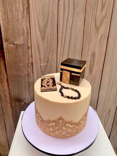 Umrah Mubarak Cake Ideas, Eid Ul Adha Cake, Hajj Cake, Extravagant Cakes, Dentist Cake, Umrah Mubarak, Decorator Frosting, Eid Crafts, Love Birthday Quotes