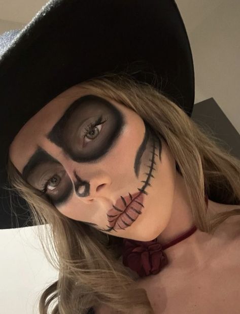 Ester Exposito Aesthetic, Blondie Girl, Ester Exposito, Couples Halloween, Best Icons, October 31, Feminine Energy, Halloween Makeup, Halloween Decor