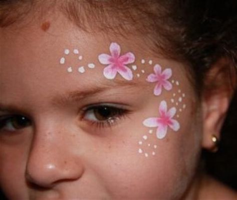 29 amazing face painting ideas for kids that you can do Easter Face Paint, Easy Face Painting Designs, Face Painting Flowers, Face Painting Supplies, Fairy Face Paint, Festival Face Paint, Cheek Art, Girl Face Painting, Festival Face