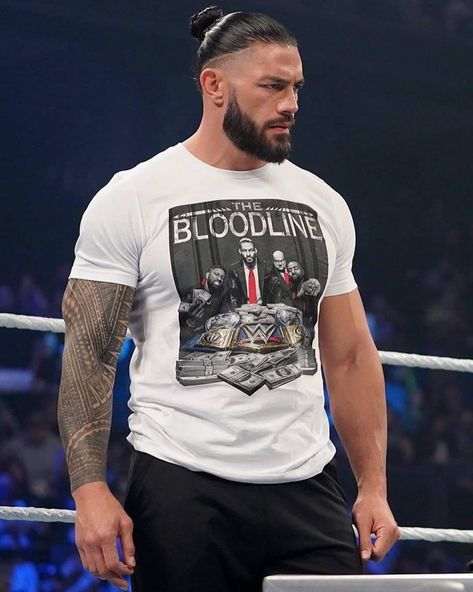 Roman Reigns New Images, Roman Reign, Roman Reigns Shirtless, Roman Reigns Smile, Joe Anoaʻi, Wwe Outfits, Sami Zayn, Wwe Superstar Roman Reigns, Wrestling Posters