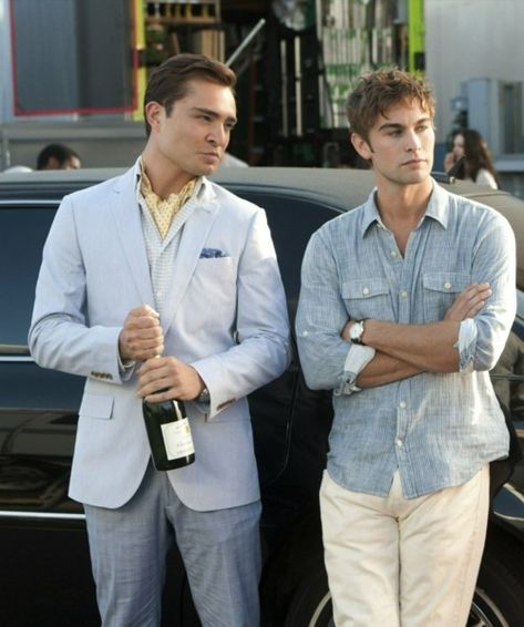 Ed Westwick and Chace Crawford portray the characters of Chuck Bass and Nate Archibald...... Chuck And Nate, Nate Gossip Girl, Gossip Girl Nate, Chase Crawford, Estilo Gossip Girl, Dan Humphrey, Stile Blair Waldorf, Chuck And Blair, Nate Archibald