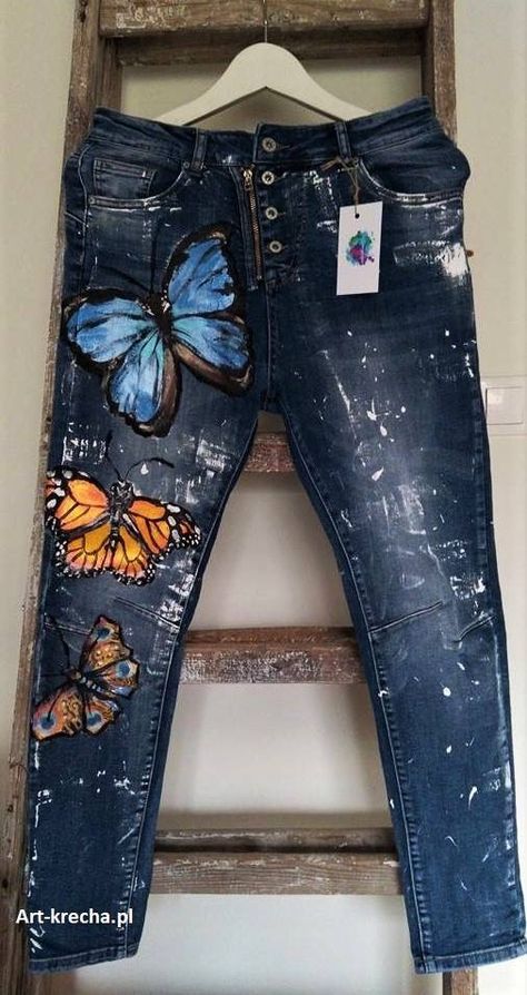 Denim Art Jeans, Jean Art Painting, Art Jeans Paintings, Things To Paint On Jeans, Painting On Jeans Ideas, Painting On Denim Jacket, Clothes Customisation, Jean Painting Ideas, Art On Pants